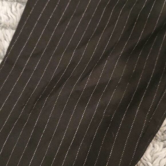 Black and white pinstripe pleated Michael Kors pants size 4. - Picture 2 of 11